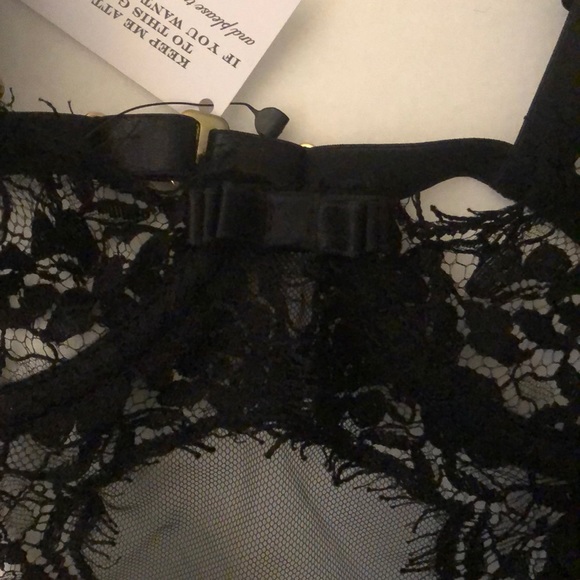 Pretty wild bandits sexy and sensual lingerie - Picture 9 of 15